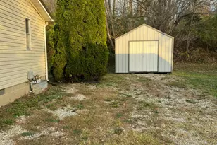 6976 Hill Rd, Paint Township, OH 45133 - Photo 15