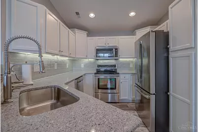7629 Skyview Circle, Green Township, OH 45248 - Photo 9