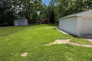 1175 Madeleine Cir, Springfield Township, OH 45231 - Photo 21