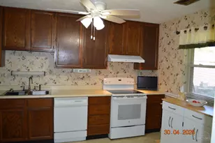 207 Diston Ln, Springdale, OH 45246 - Photo 5