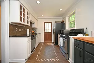 3301 Maple Crest Pl, Cincinnati, OH 45209 - Photo 15