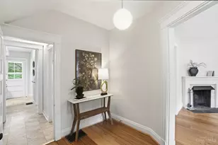 621 Evanswood Pl, Cincinnati, OH 45220 - Photo 5