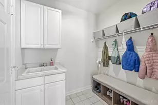 9071 Ambercreek Dr, Amberley, OH 45236 - Photo 21