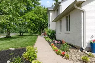 1269 Hickory Woods Dr, Miami Township, OH 45140 - Photo 5