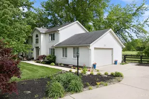 1269 Hickory Woods Dr, Miami Township, OH 45140 - Photo 3