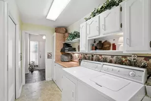 410 Compton Rd, Wyoming, OH 45215 - Photo 29