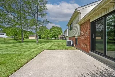 1426 Hazelgrove Dr, Colerain Township, OH 45240 - Photo 9