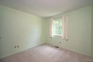 1426 Hazelgrove Dr, Springfield Township, OH 45240 - Photo 23