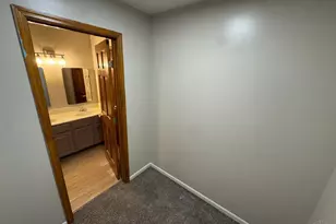 6954 Bridges Rd, Anderson Township, OH 45230 - Photo 15