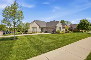 2370 Spring Rose Dr, Miami Township, OH 45459 - Photo 3