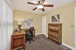 4977 Kleeman Green Dr, Green Township, OH 45211 - Photo 35