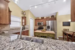 4977 Kleeman Green Dr, Green Township, OH 45211 - Photo 19