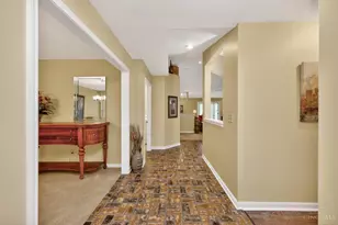 4977 Kleeman Green Dr, Green Township, OH 45211 - Photo 9