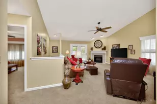 4977 Kleeman Green Dr, Green Township, OH 45211 - Photo 13