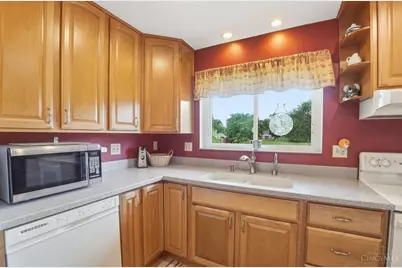 3100 E Galbraith Road, Amberley, OH 45236 - Photo 15