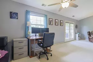 8773 Carrousel Park Cir, Colerain Township, OH 45251 - Photo 9