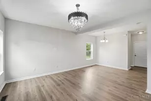7025 Locker Ct, Cincinnati, OH 45224 - Photo 9