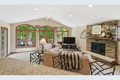 6046 Gaines Road, Green Township, OH 45247 - Photo 9