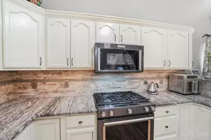 829 Hamlin Dr, Hamilton Township, OH 45039 - Photo 13