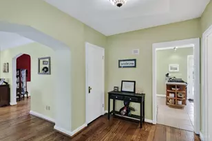 3846 Drakewood Dr, Cincinnati, OH 45209 - Photo 7