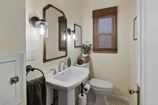 3846 Drakewood Dr, Cincinnati, OH 45209 - Photo 17