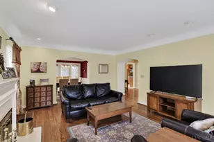 3846 Drakewood Dr, Cincinnati, OH 45209 - Photo 9