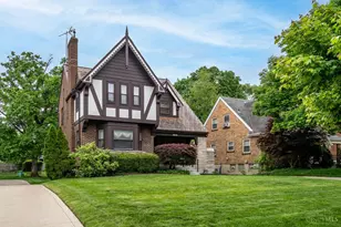 3846 Drakewood Dr, Cincinnati, OH 45209 - Photo 3