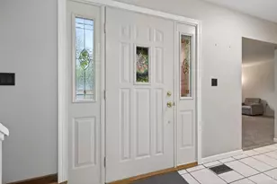 391 Roselake Dr, Centerville, OH 45458 - Photo 3
