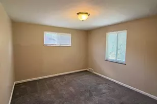 5843 Monfort Hills Ave, Cincinnati, OH 45239 - Photo 5