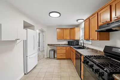 2692 Breezy Way, Cincinnati, OH 45239 - Photo 7