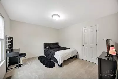 723 Grande Oaks Drive, Hamilton Township, OH 45152 - Photo 27