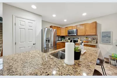723 Grande Oaks Drive, Hamilton Township, OH 45152 - Photo 9