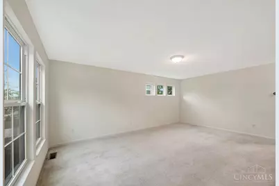 723 Grande Oaks Drive, Hamilton Township, OH 45152 - Photo 3