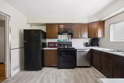 2400 Homestead Place, Cincinnati, OH 45211 - Photo 13