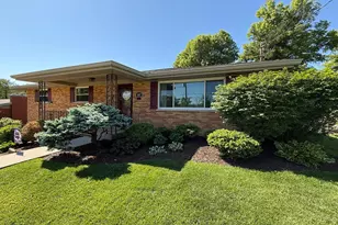 3897 Robinhill Dr, Green Township, OH 45211 - Photo 11