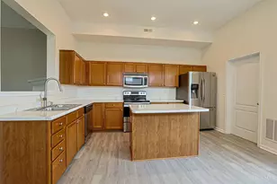 2031 E Seymour Ave, Cincinnati, OH 45237 - Photo 11