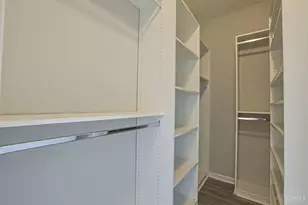 2031 E Seymour Ave, Cincinnati, OH 45237 - Photo 19