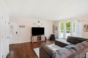 8833 Dover Dr, Deerfield Township, OH 45039 - Photo 9