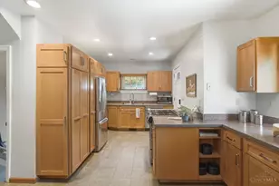 801 Ludlow Ave, Cincinnati, OH 45220 - Photo 17