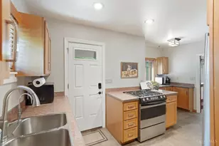 801 Ludlow Ave, Cincinnati, OH 45220 - Photo 21