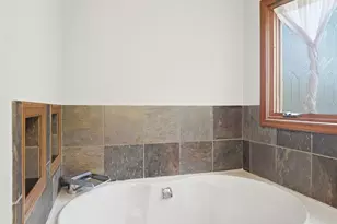 801 Ludlow Ave, Cincinnati, OH 45220 - Photo 41