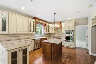 7012 Valley Falls Ct, Liberty Township, OH 45011 - Photo 3
