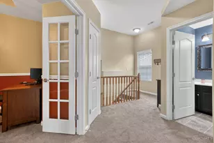 7765 Skyview Cir, Green Township, OH 45248 - Photo 3