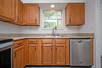 1055 Stratford Court #33, Loveland, OH 45140 - Photo 7