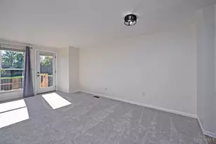 1055 Stratford Ct, Loveland, OH 45140 - Photo 9