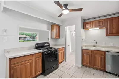 8741 Neptune Drive, Cincinnati, OH 45231 - Photo 9