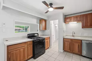 8741 Neptune Dr, Springfield Township, OH 45231 - Photo 9