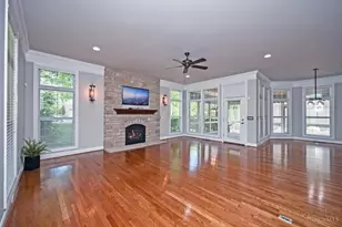 7054 Harbour Town Dr, West Chester, OH 45069 - Photo 7