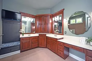 7054 Harbour Town Dr, West Chester, OH 45069 - Photo 31