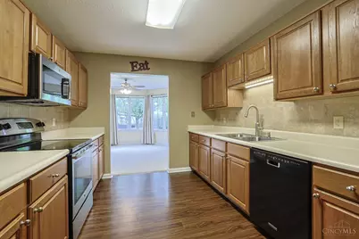 206 Edinburgh Lane, Springdale, OH 45246 - Photo 13